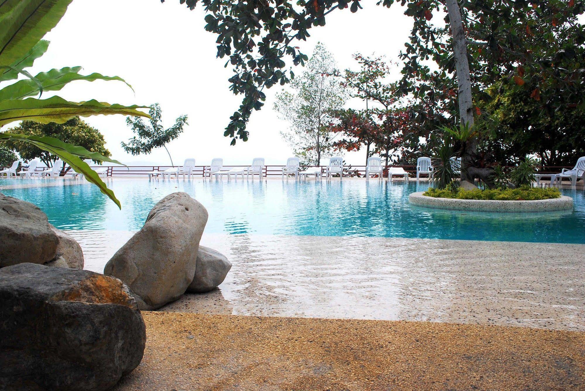 Almont Beach Resort Surigao Exterior foto
