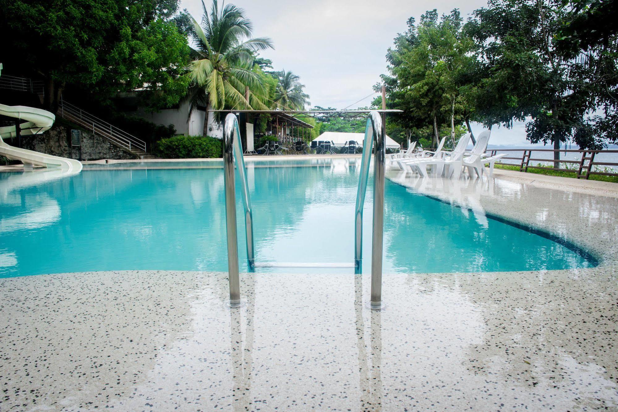 Almont Beach Resort Surigao Exterior foto