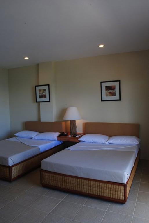 Almont Beach Resort Surigao Habitación foto